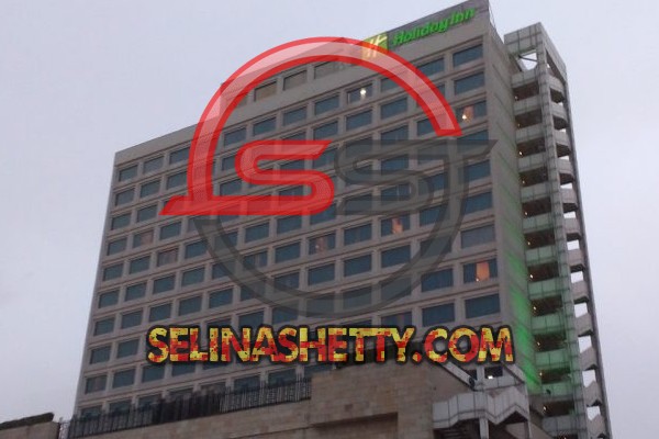 escorts service near holiday inn hotel mayur vihar