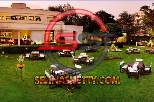 escorts service near hotel the manor new friends colony