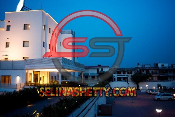 escorts service near vice by the lalit traveller faridabad